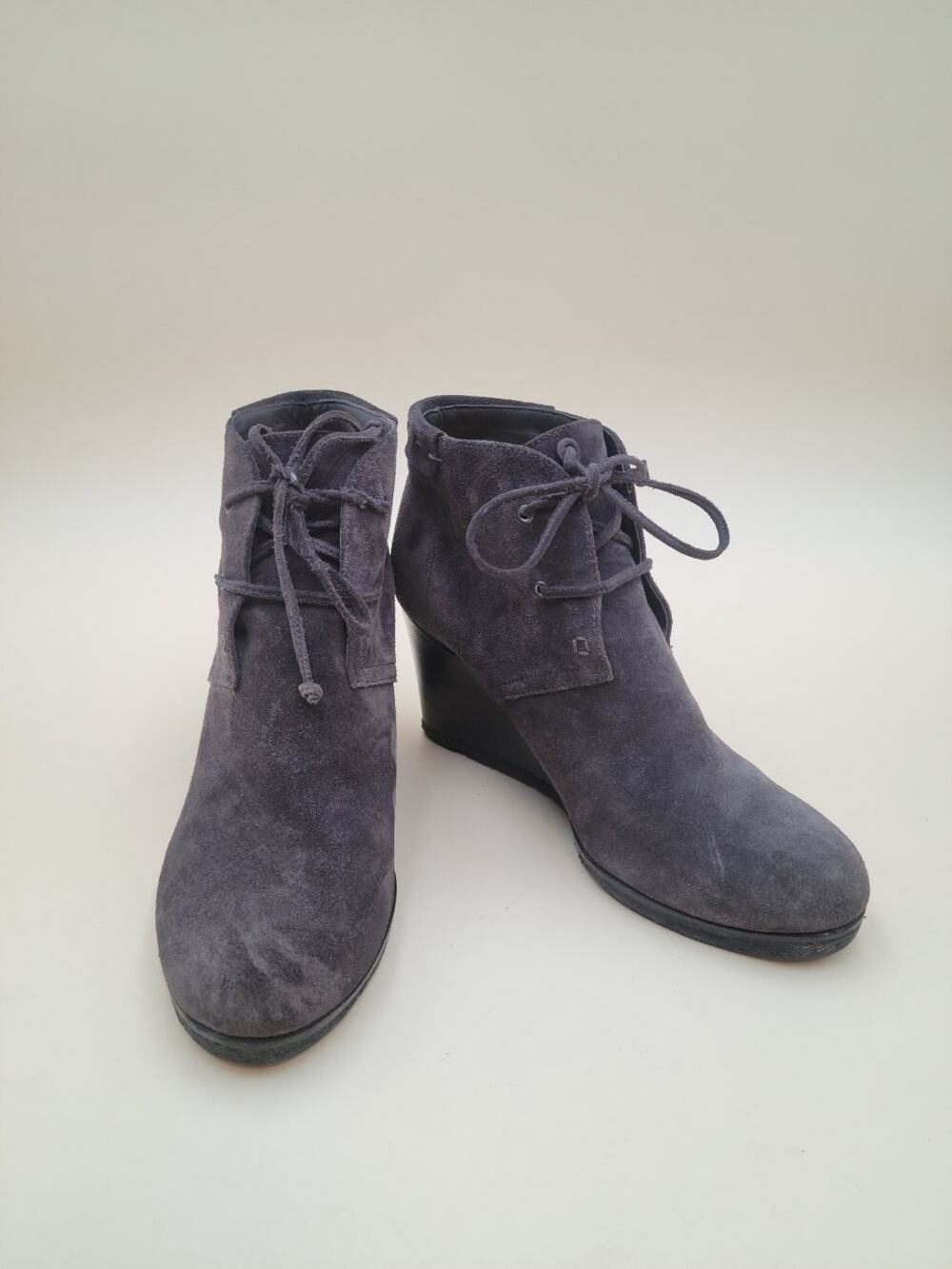 Via Spiga Women's Gray Suede Wedge Ankle Boots Lace Up Whipstitch Size 8 M EUR
